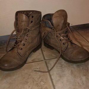 Light brown boots